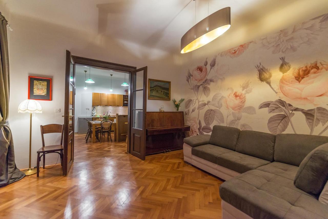 Apartma Galerija Et Netflix Old